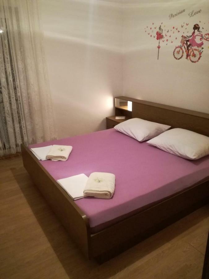 Apartment Leona เซนญ์ ภายนอก รูปภาพ